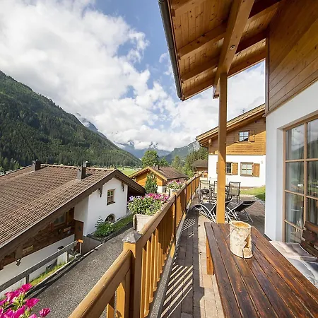 Stylish Ten-person Alpine *