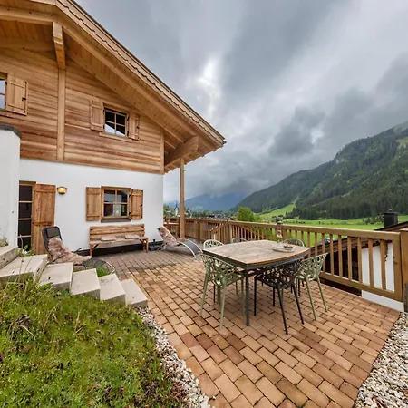 Stylish Ten-person Alpine