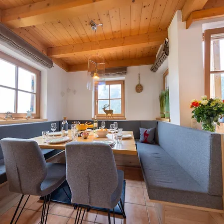 Stylish Ten-person Alpine *